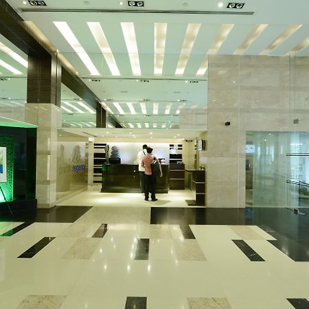 קואלה לומפור Pacific Regency Hotel Suites מראה חיצוני תמונה Lobby
