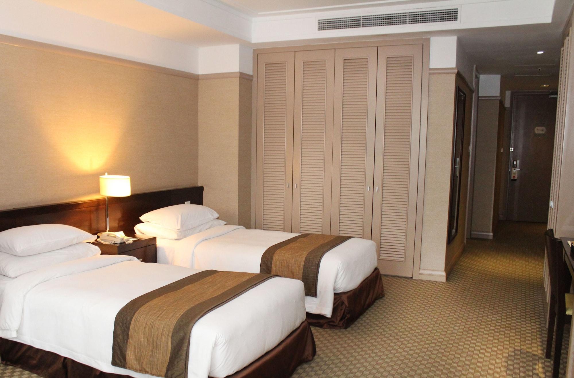 קואלה לומפור Pacific Regency Hotel Suites מראה חיצוני תמונה A room at the hotel