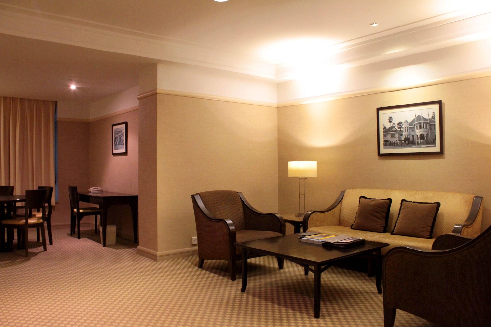 קואלה לומפור Pacific Regency Hotel Suites מראה חיצוני תמונה A suite at the hotel