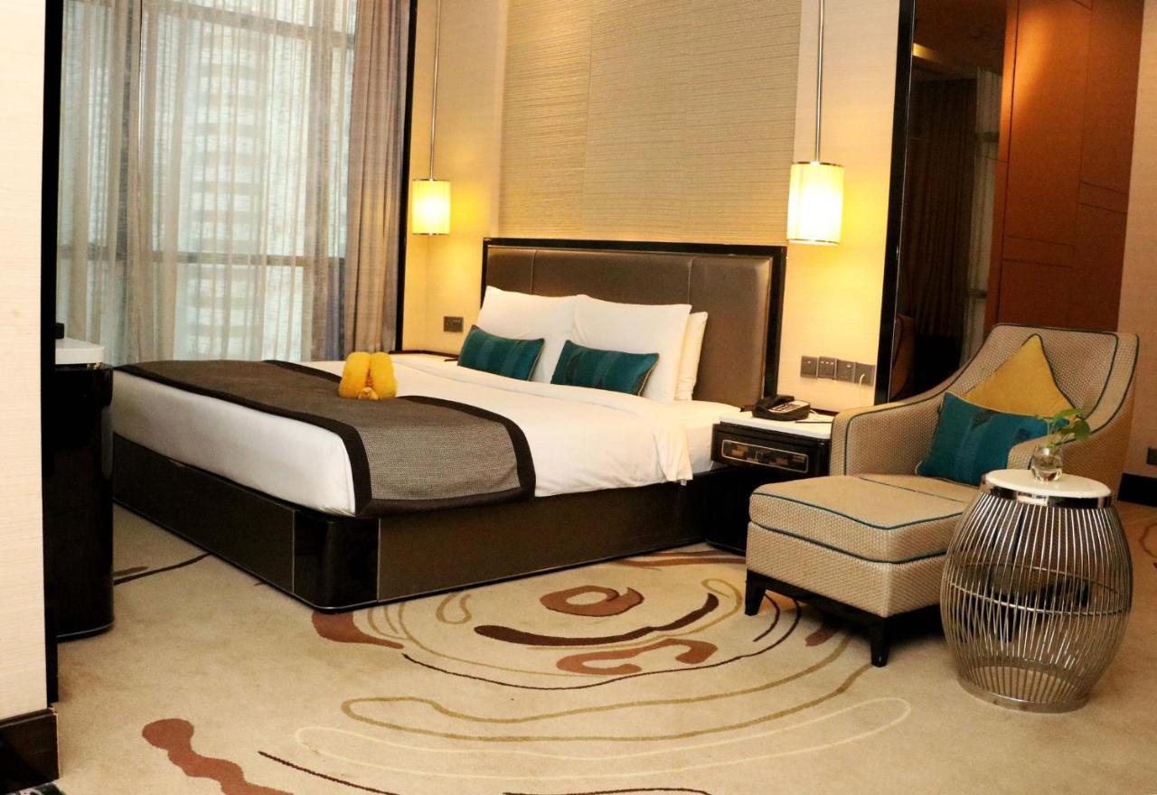 קואלה לומפור Pacific Regency Hotel Suites מראה חיצוני תמונה A bedroom at the hotel