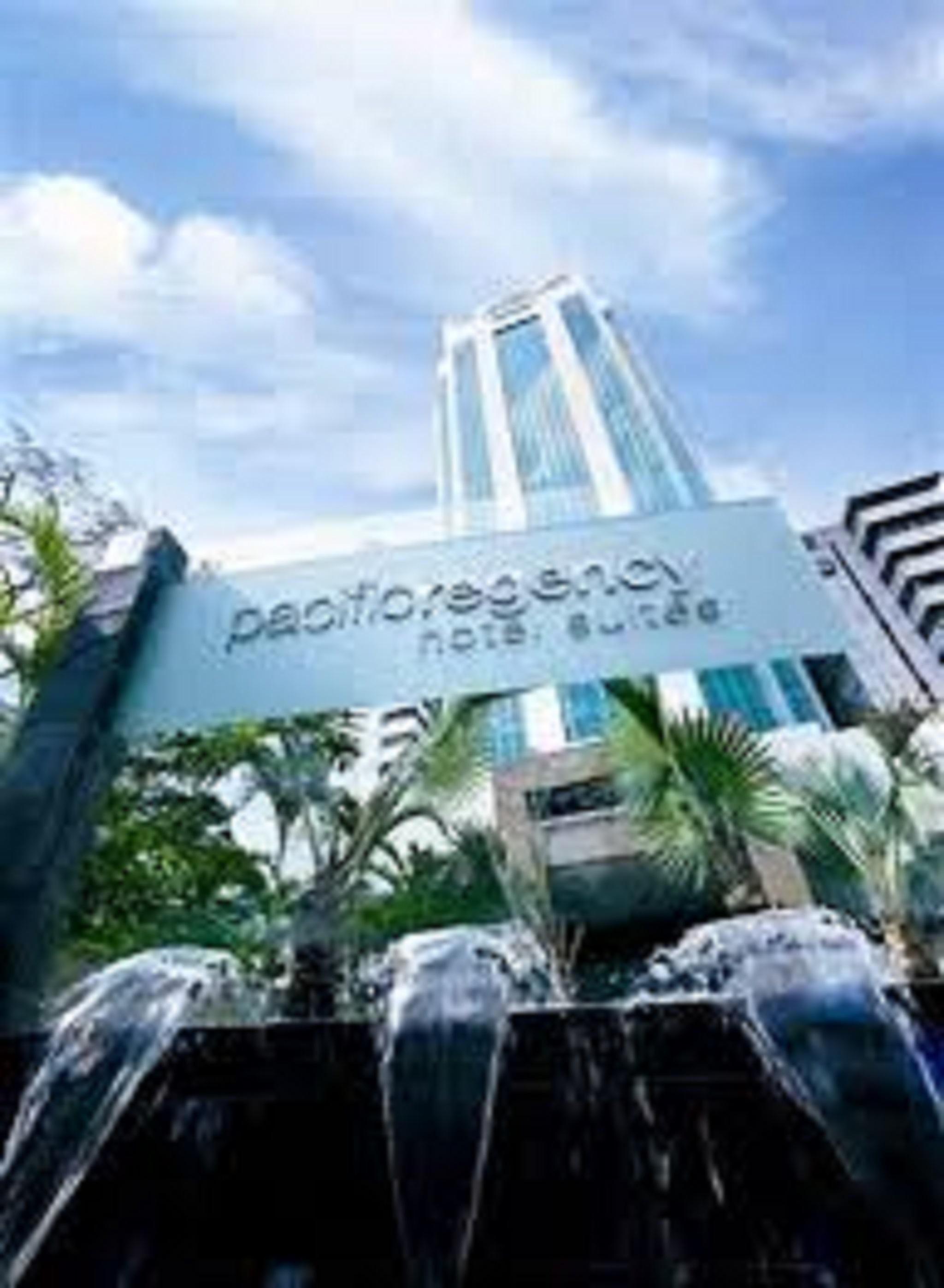 קואלה לומפור Pacific Regency Hotel Suites מראה חיצוני תמונה The entrance of the hotel