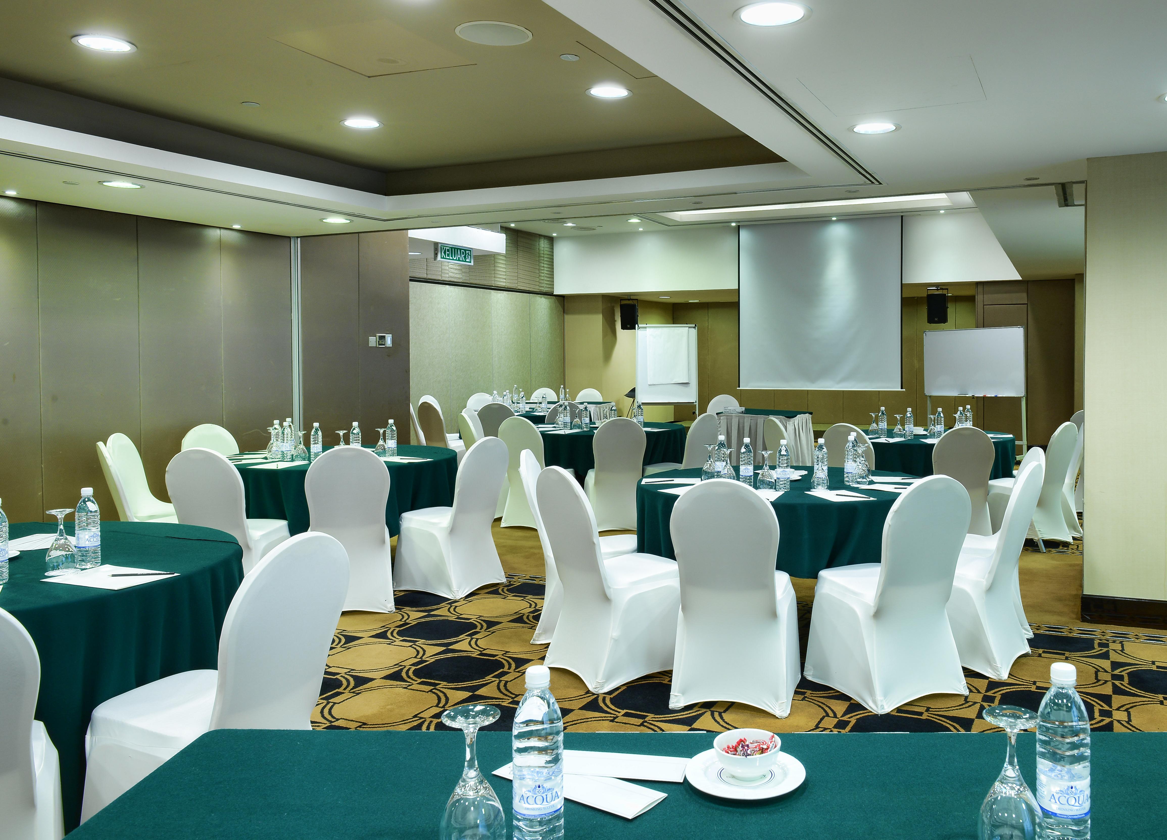 קואלה לומפור Pacific Regency Hotel Suites מראה חיצוני תמונה Meeting room