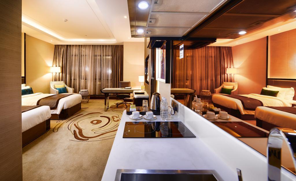 קואלה לומפור Pacific Regency Hotel Suites מראה חיצוני תמונה Deluxe Suite