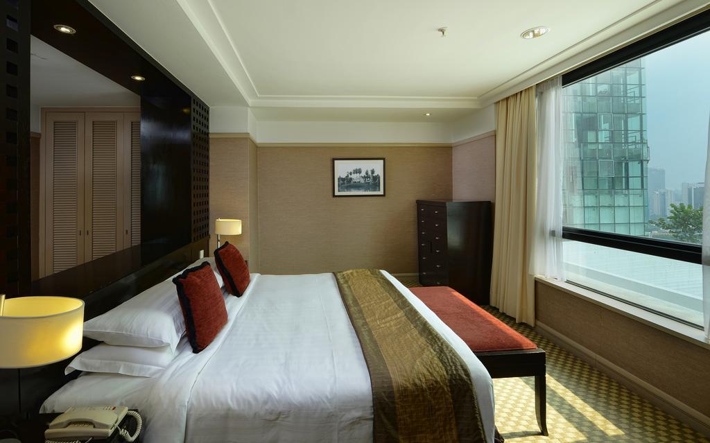 קואלה לומפור Pacific Regency Hotel Suites מראה חיצוני תמונה A bedroom in the hotel