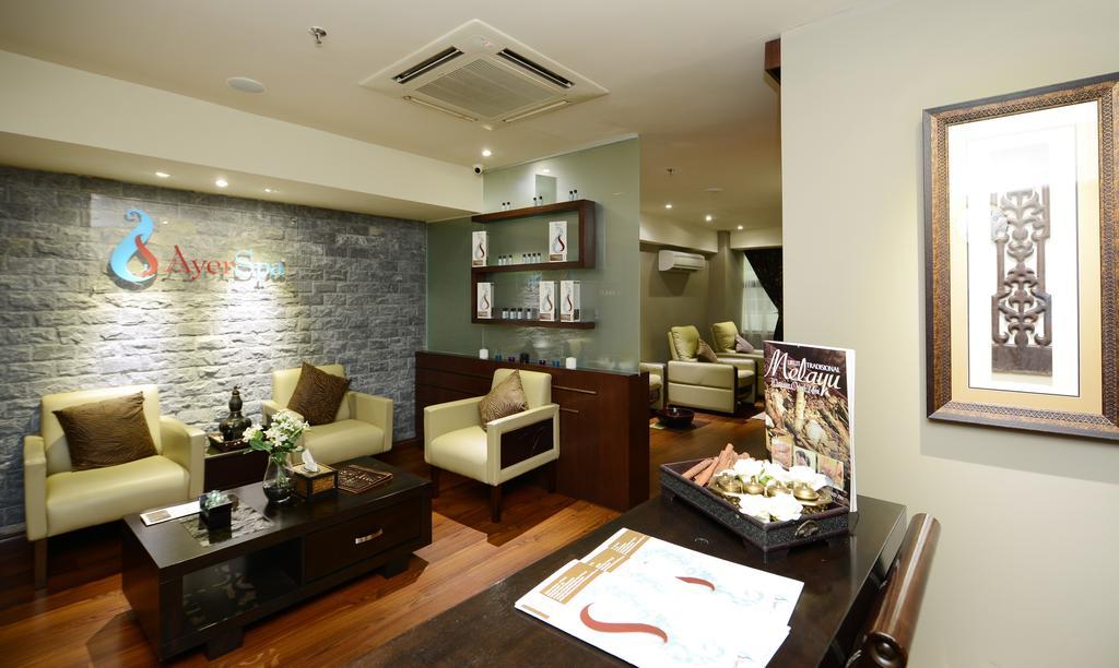 קואלה לומפור Pacific Regency Hotel Suites מראה חיצוני תמונה Awaiting area at a spa